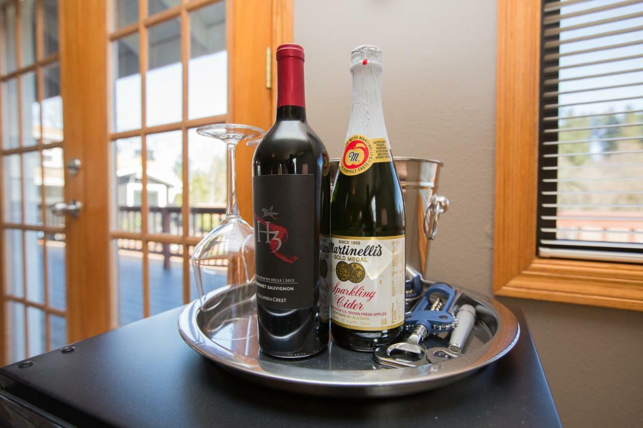 Brookside Bed & Breakfast Hood River Bagian luar foto